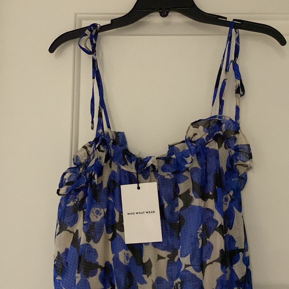 Pretty woman’s floral long dress with tied shoulder strings in midi length - Picture 3 of 4
